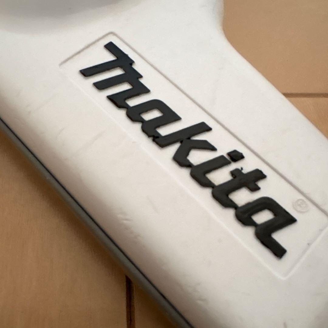 ☆マキタ(makita)充電式クリーナー CL106FD 掃除機 クリーニング済