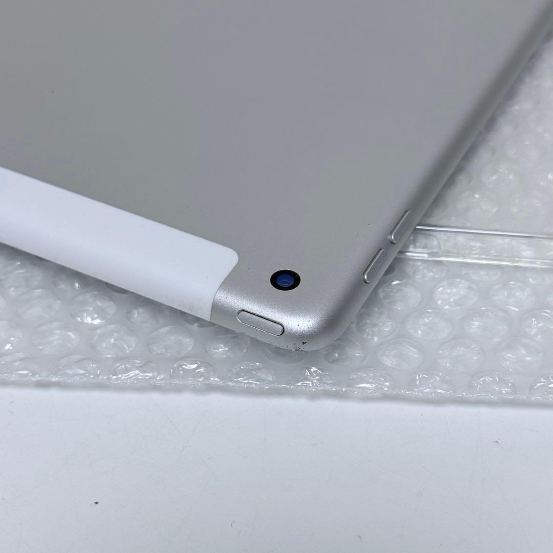 iPad 第8世代　32GB Wi-Fi+Cellularモデル　バッテリー良好