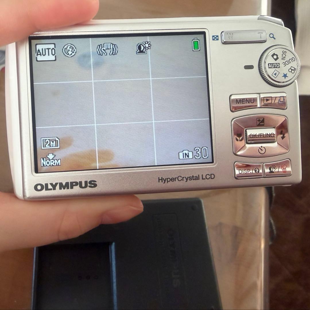 Olympus μ-1020 ホワイト 本体と充電器