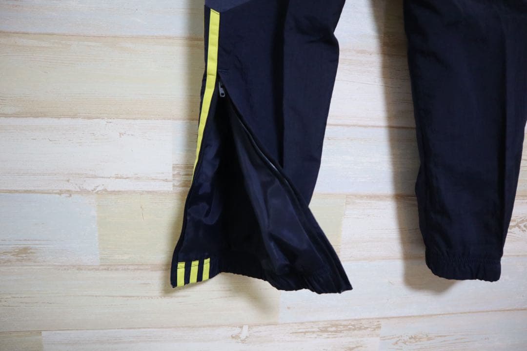 新品 Lサイズ　アディダス　ユベントス　 トラックパンツ JUVENTUS
