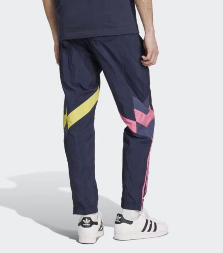 新品 Lサイズ　アディダス　ユベントス　 トラックパンツ JUVENTUS