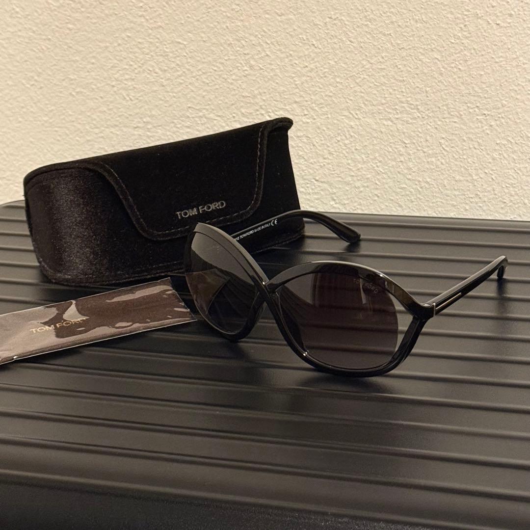 美品 TOM FORD トムフォード サングラス Sandra 黒 ユニセックス