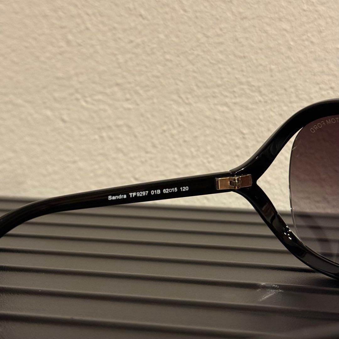 美品 TOM FORD トムフォード サングラス Sandra 黒 ユニセックス