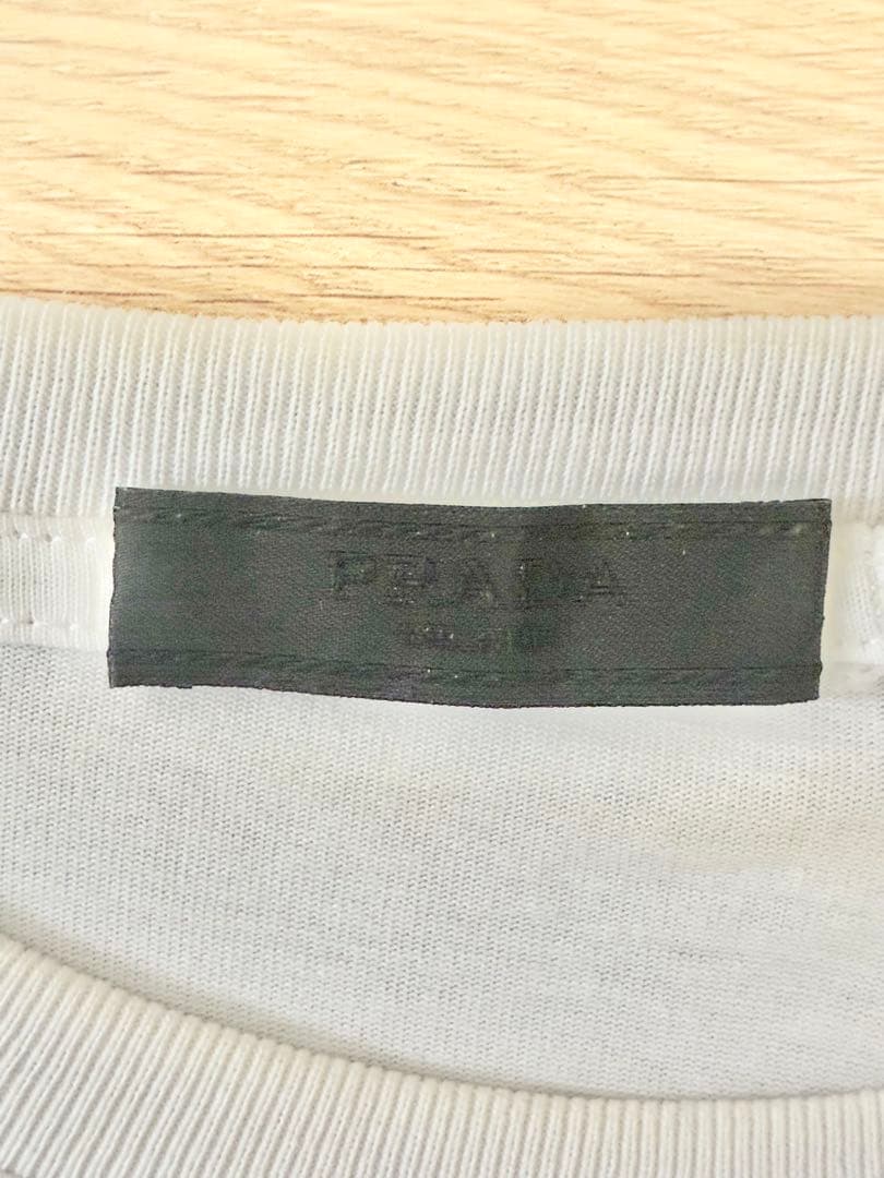 PRADA 刺繍ロゴTシャツ Sサイズ