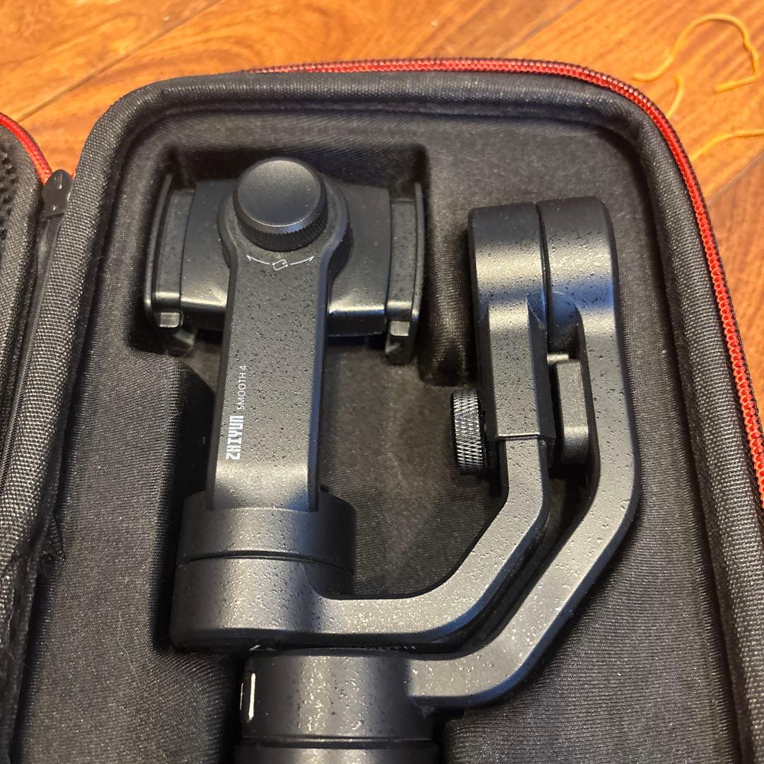 Zhiyun Smooth 4 スマホ用ジンバルスタビライザー　ケース付き