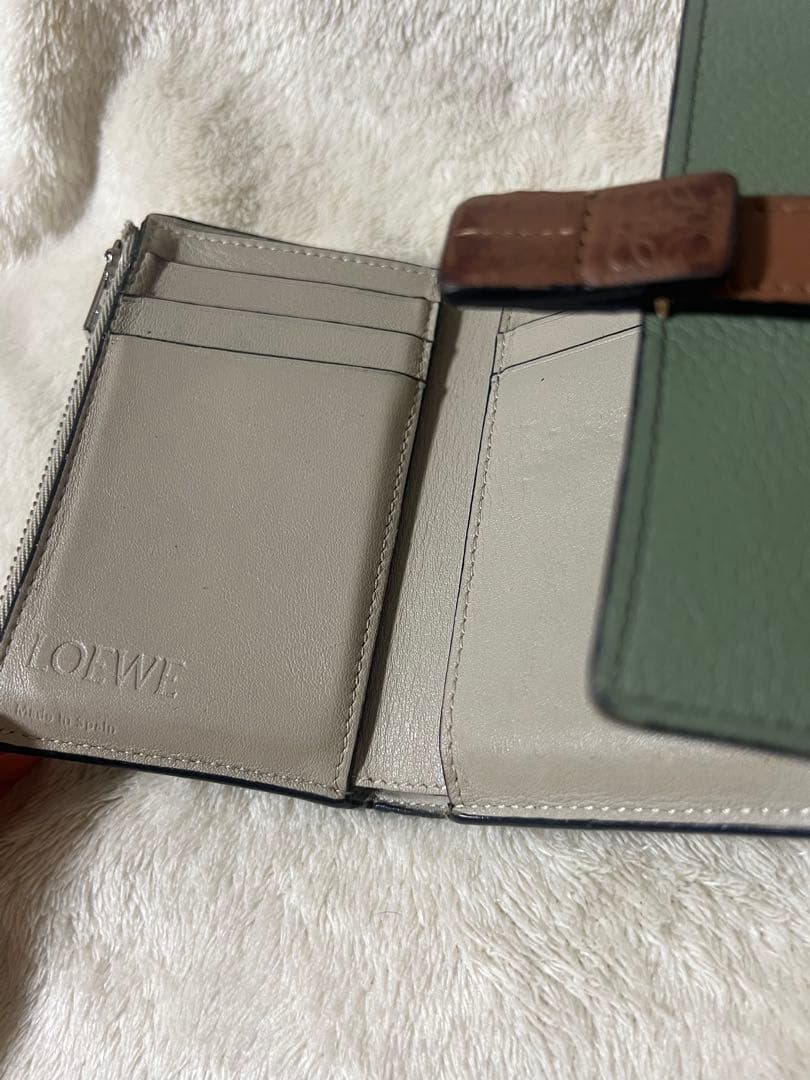 LOEWE グリーンレザー 三つ折り財布