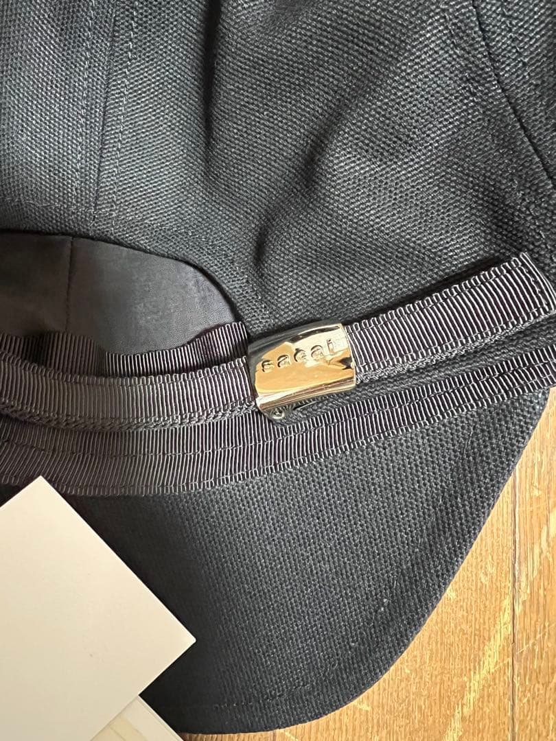 sacai カーハートブラック キャップ
