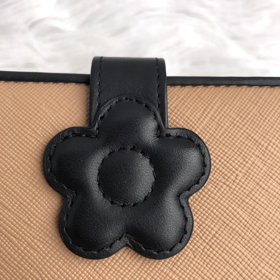 財布 レディース 二つ折り ブランド MARY QUANT マリークワント