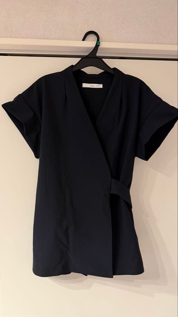 Heau サイドバックベルト トップス　ブラック