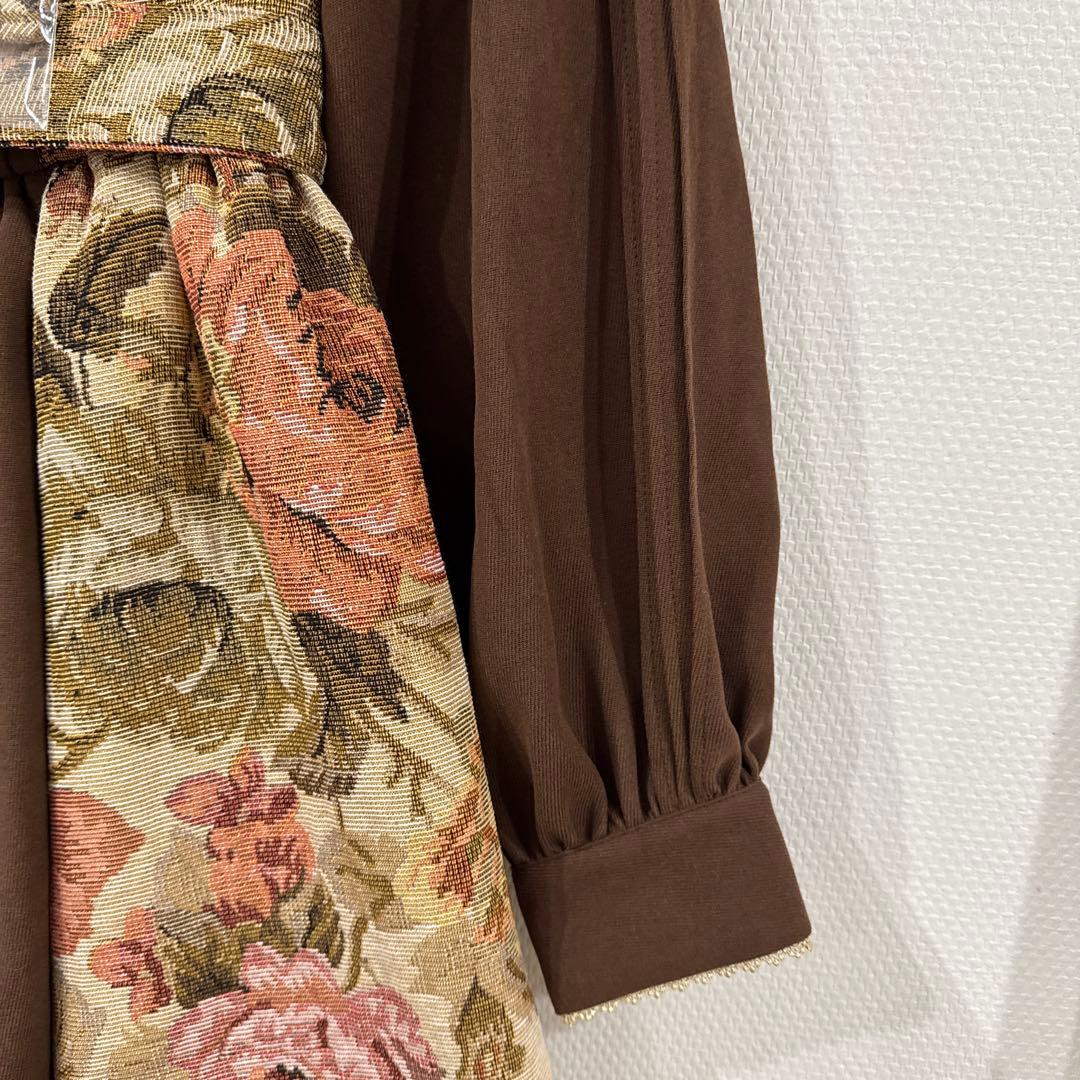新品 クラロリくる実 しまむら ワンピース ゴブラン織り ベージュ 花柄 M