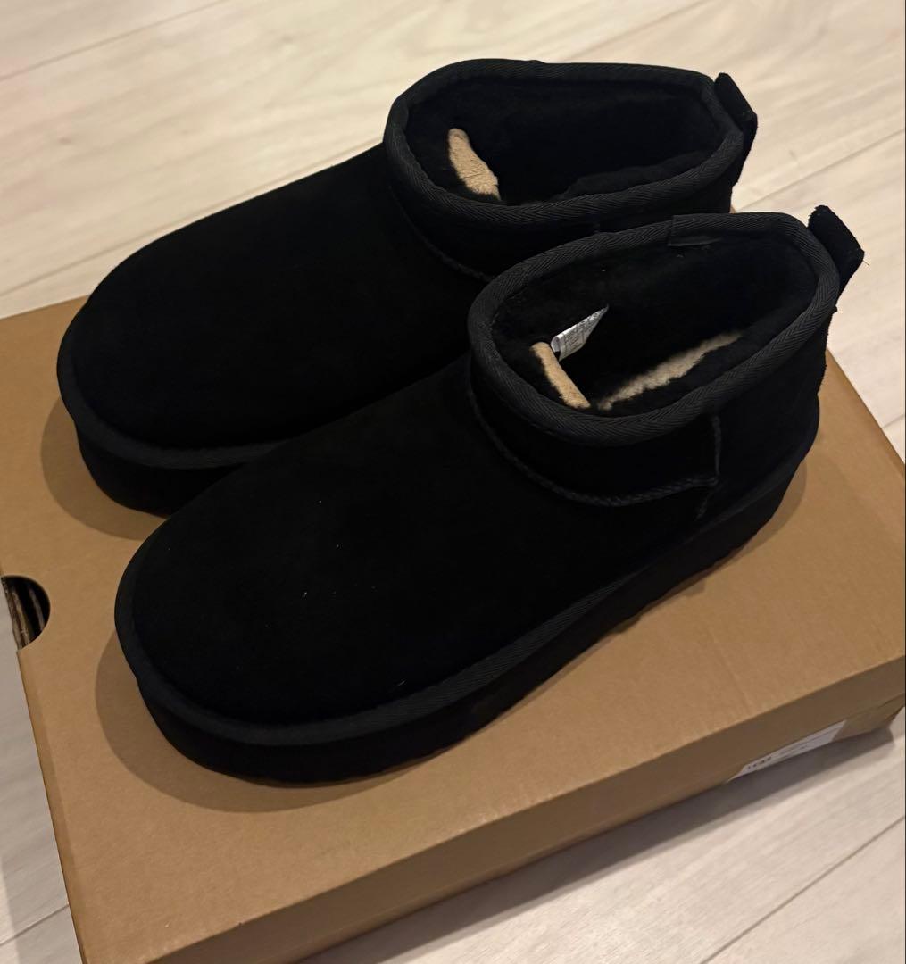 UGG クラシック ウルトラ ミニ プラットフォーム ブラック