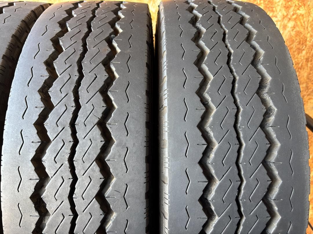 T-698【極上山/再生】195/75R15 109/107L LT【4本】