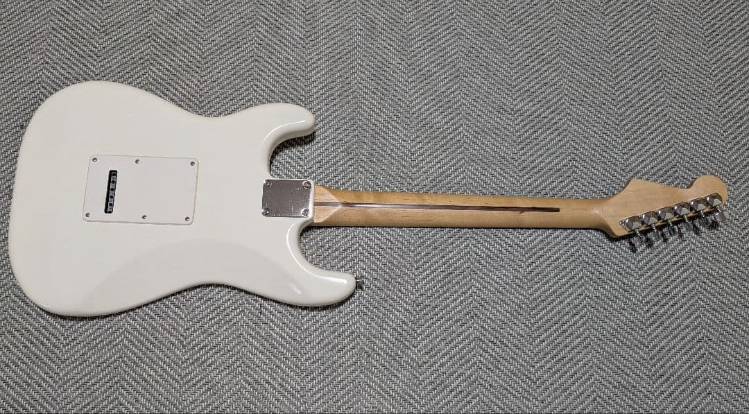 ギター Stratocaster with Alnico 2 & 3 pickups