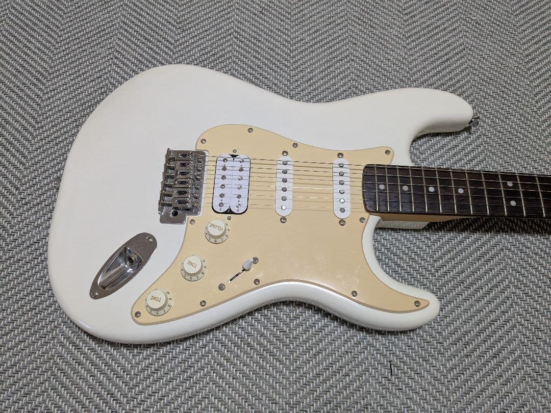 ギター Stratocaster with Alnico 2 & 3 pickups