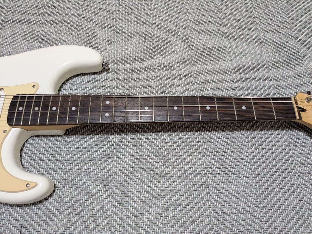 ギター Stratocaster with Alnico 2 & 3 pickups
