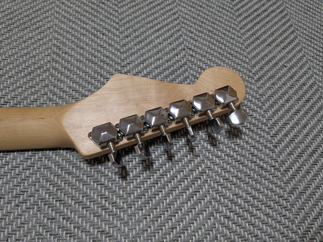 ギター Stratocaster with Alnico 2 & 3 pickups