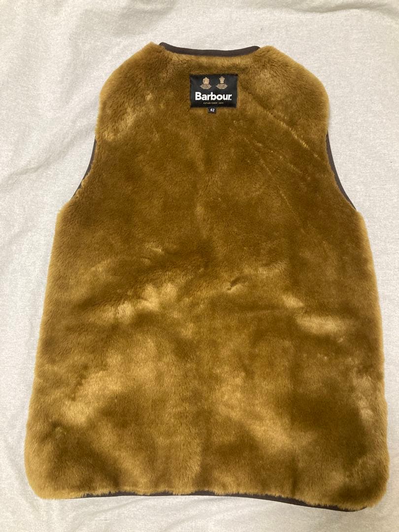 Barbourフロントジップ ファー ライナー ベスト（スリム フィット）42