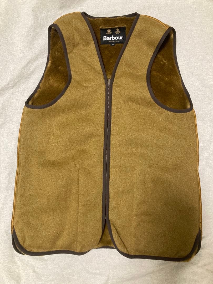 Barbourフロントジップ ファー ライナー ベスト（スリム フィット）42