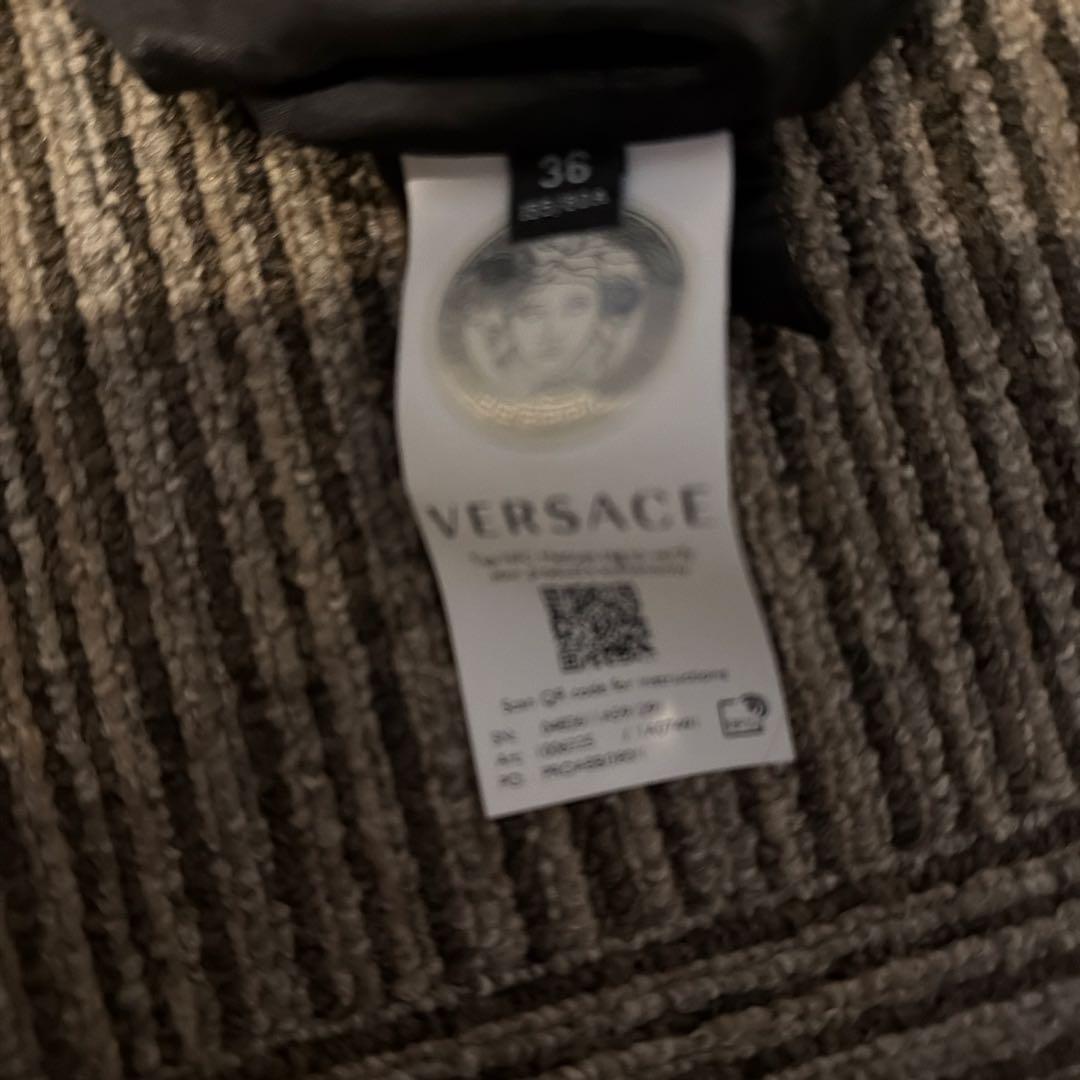 3/17、23時まで❗️セール❗️VERSACE ノースリーブワンピース 36