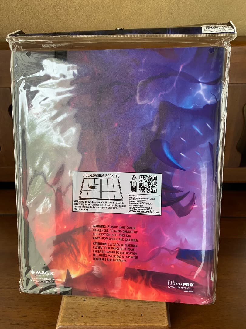 MTG：ダスクモーン戦慄の館　9ポケットバインダー　Ultra•PRO