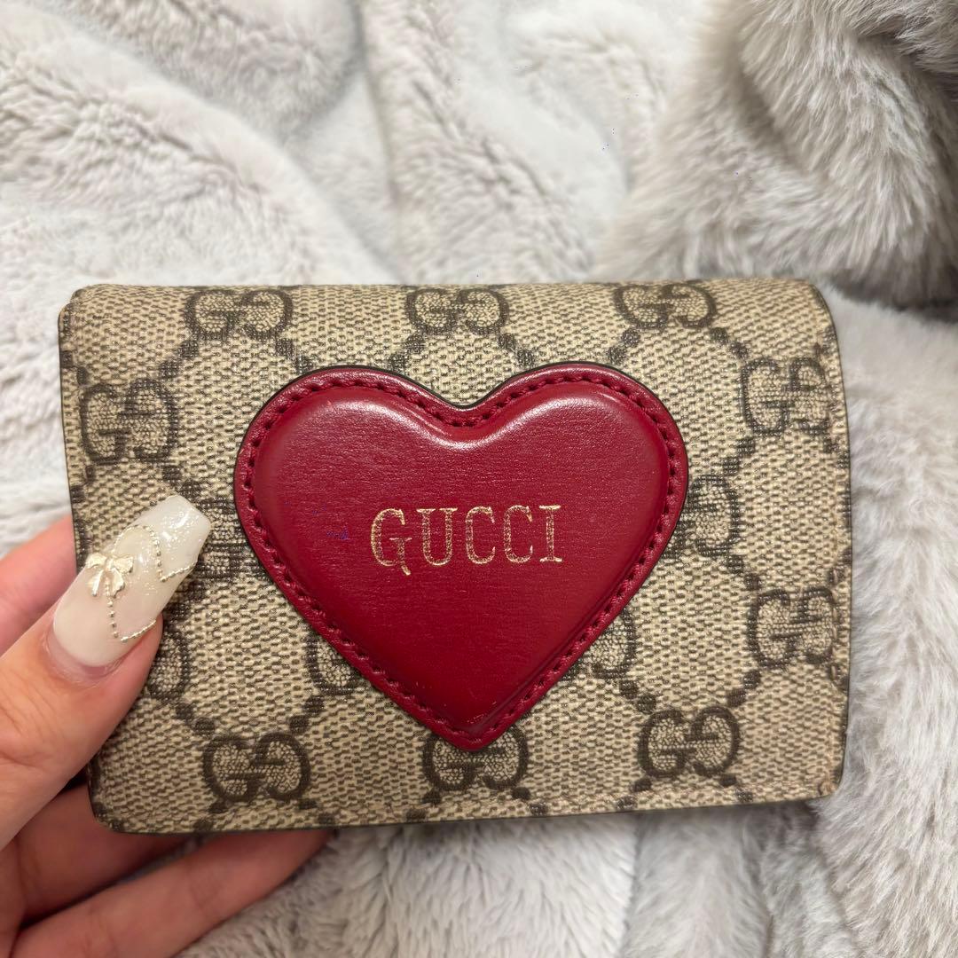 GUCCI ハート型 二つ折り財布