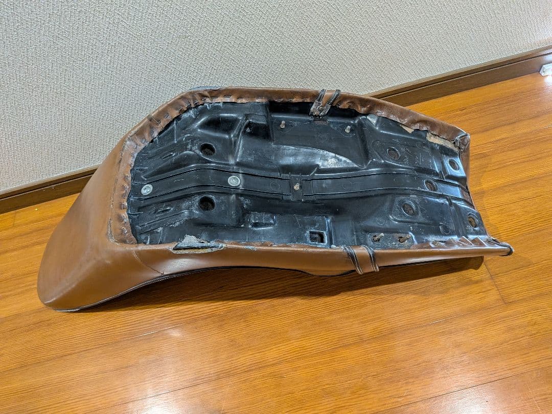 cbx400f 川口シート　川口三段　キャラメル　純正シートベース