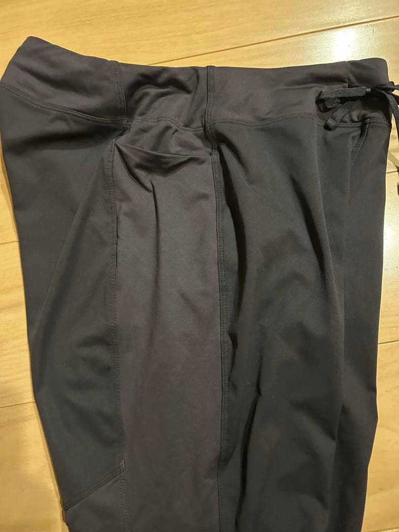patagonia ウィメンズ・ウインド・シールド・パンツ Mサイズ　Black