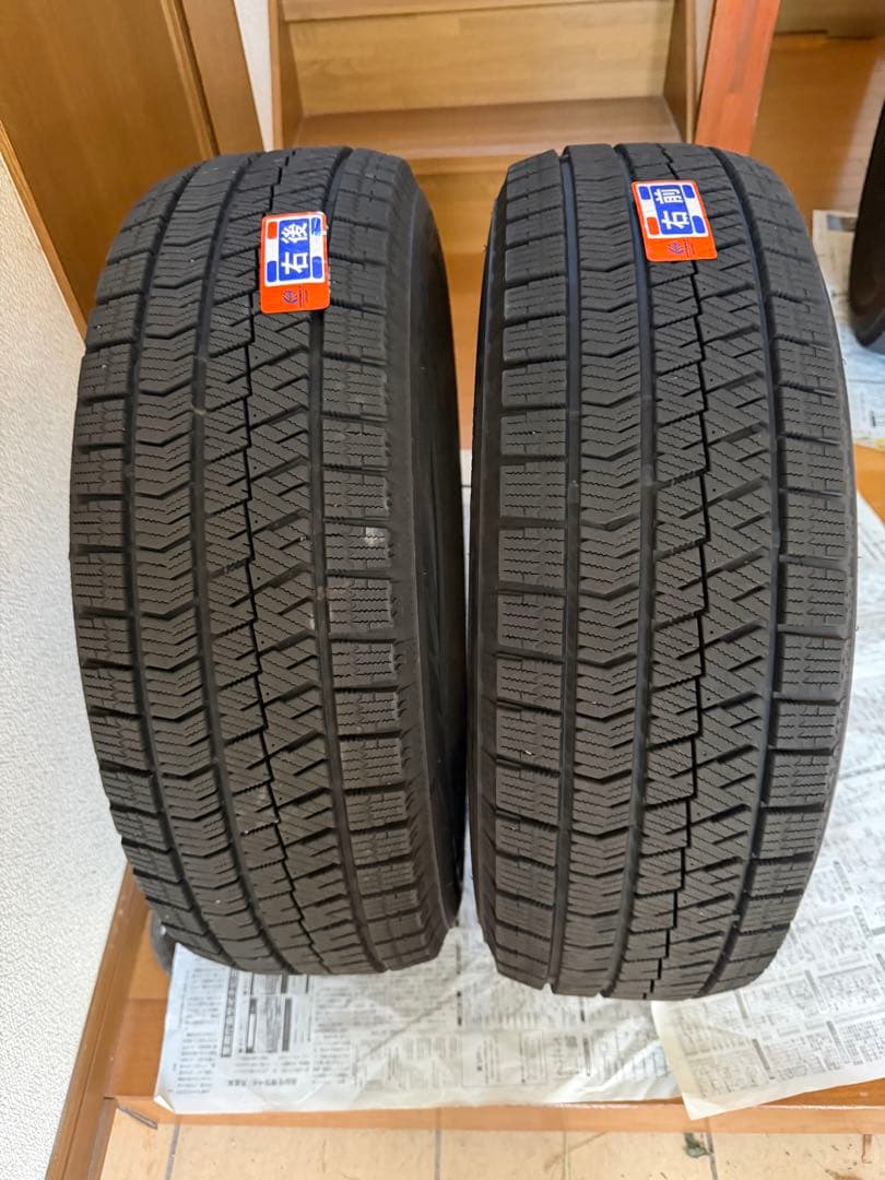 ブリヂストン　スタッドレスタイヤ① vrx2 205/65R16 22年製　2本