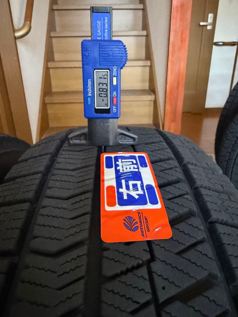 ブリヂストン　スタッドレスタイヤ① vrx2 205/65R16 22年製　2本