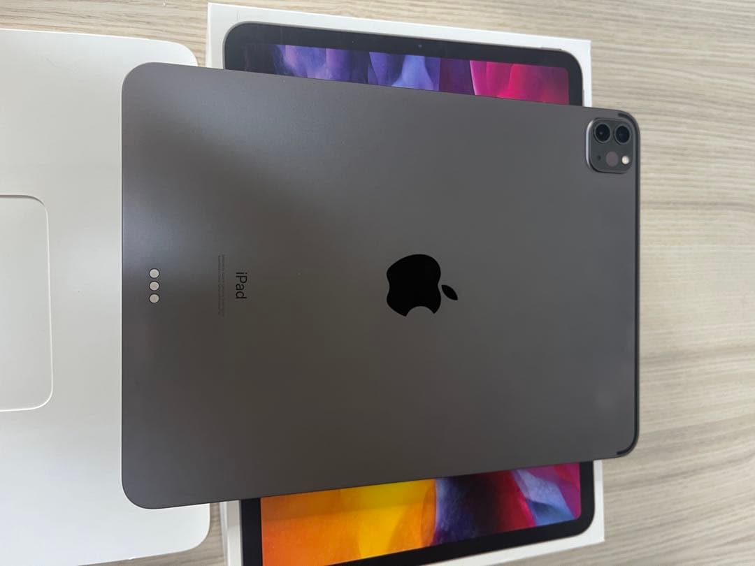 iPadPro 第2世代 128GB Wi-Fi 11インチ 付属品つき