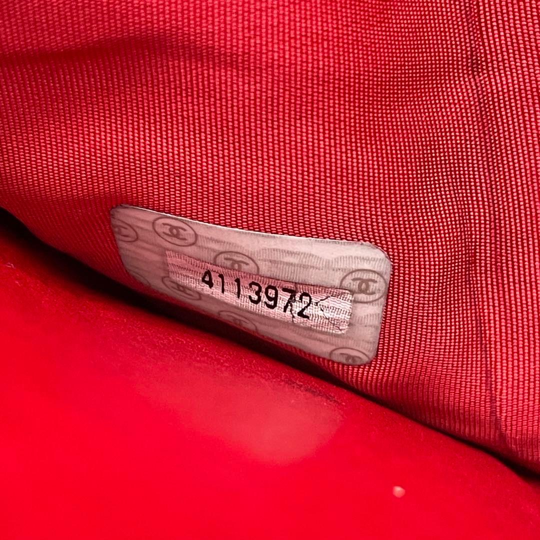 CHANEL 二つ折り財布 ココマーク　レザー　ボタン開閉　レッド