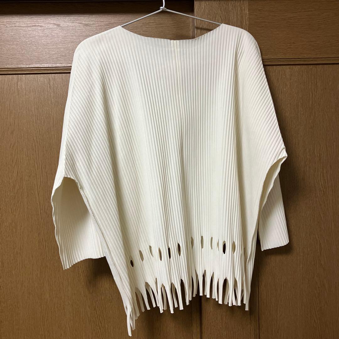 me ISSEY MIYAKE 白　カーディガン