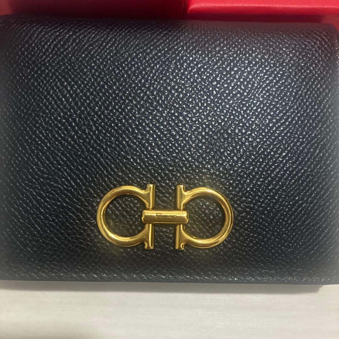 FERRAGAMO ブラック 二つ折り財布