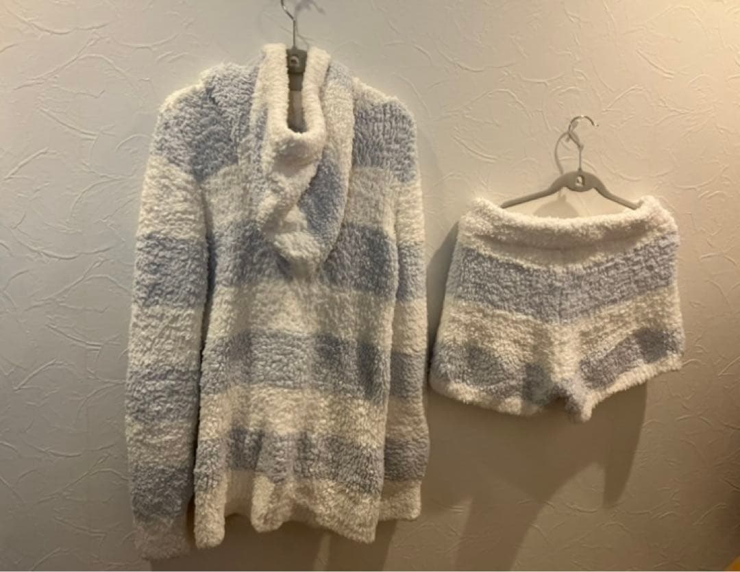 ジェラピケ水色と白のストライプ ルームウェア靴下と３点セットでお買い得商品です。