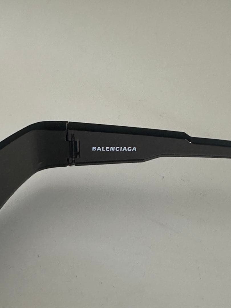 BALENCIAGA ブラック スポーツサングラス