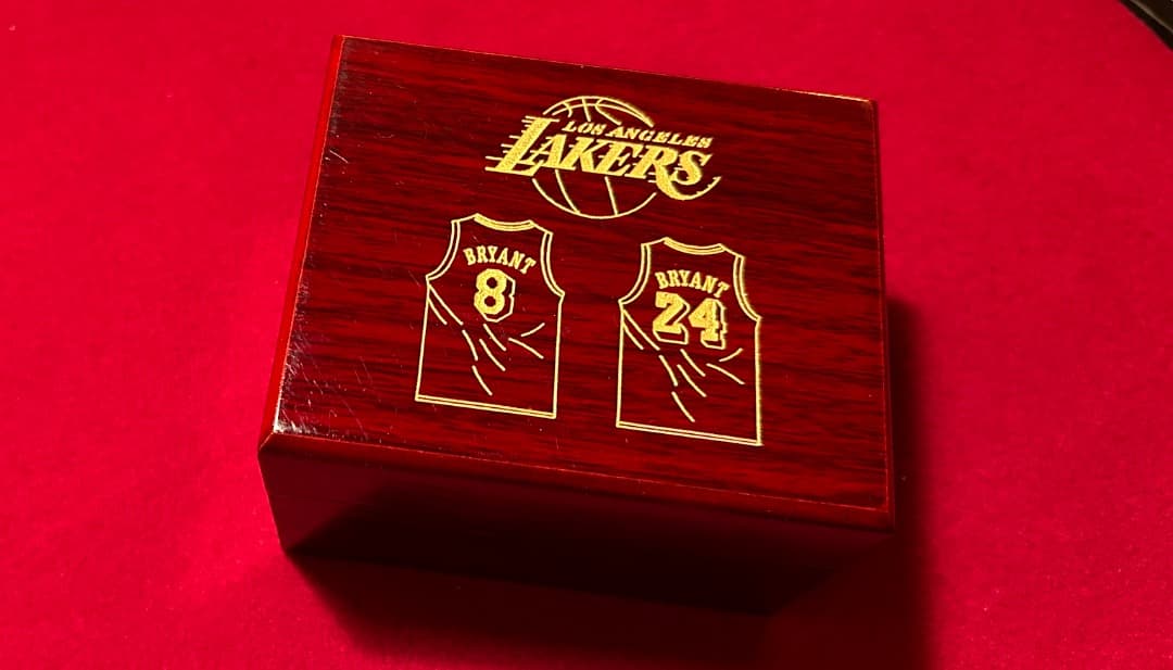 レイカーズ NBA コービーブライアント チャンピオン リング 記念 限定 貴重