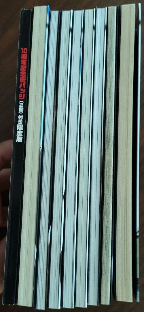 進撃の巨人 小冊子8冊&28巻缶バッチ未使用付！！Short Stories全巻