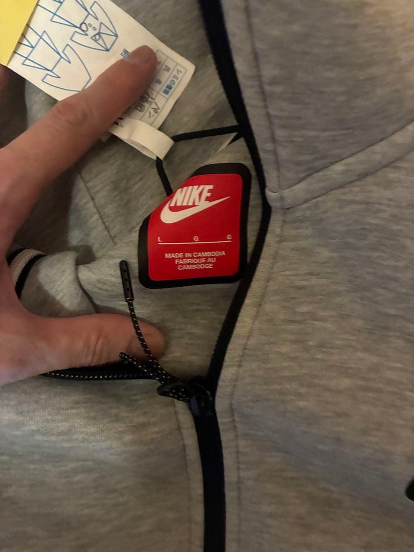 Nike グレー テックフリース　Ｌサイズ 人気モデル