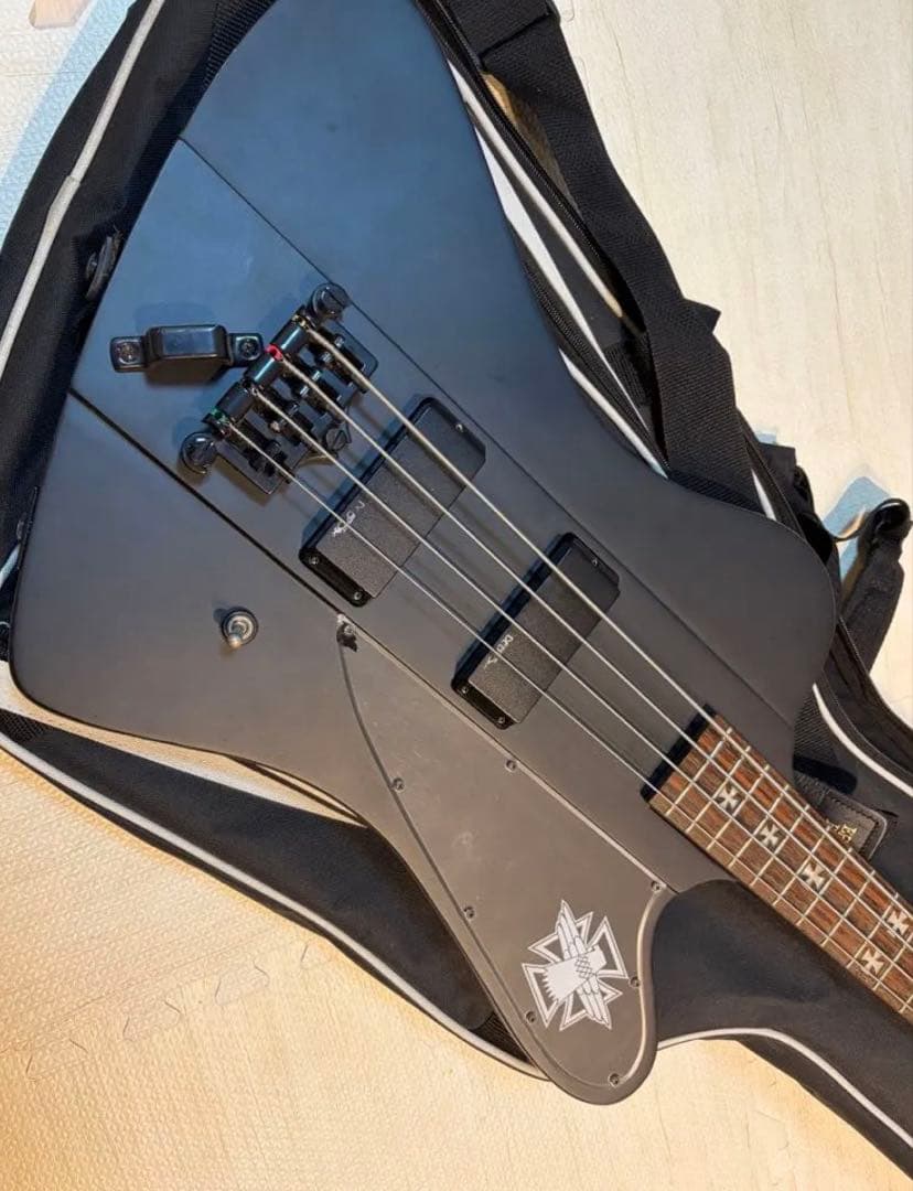 ブラックバード　Epiphone ベース