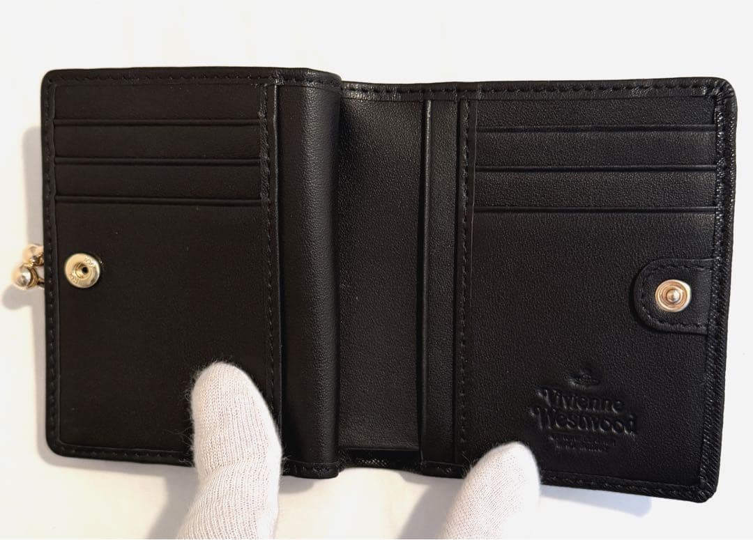 【新品未使用】Vivienne Westwood 二つ折り財布 ブラック 大人気