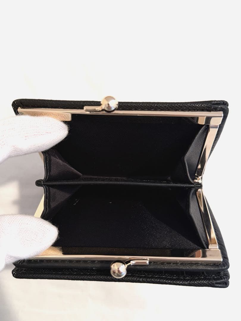 【新品未使用】Vivienne Westwood 二つ折り財布 ブラック 大人気