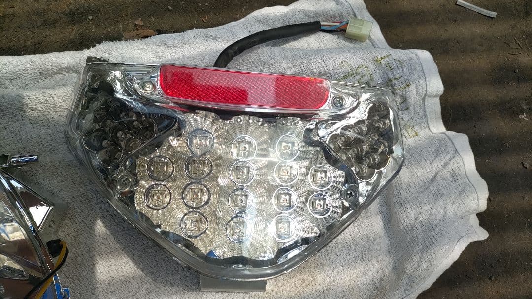 アドレスV125G CF4EA 規制後 LEDテールランプとLEDウインカー