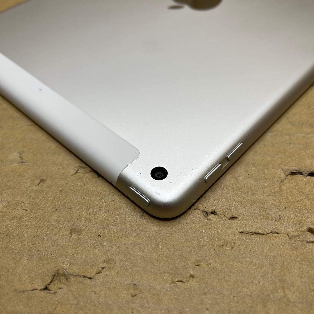 iPad (第９世代) Wi-Fi + Cellular 64GB シルバー