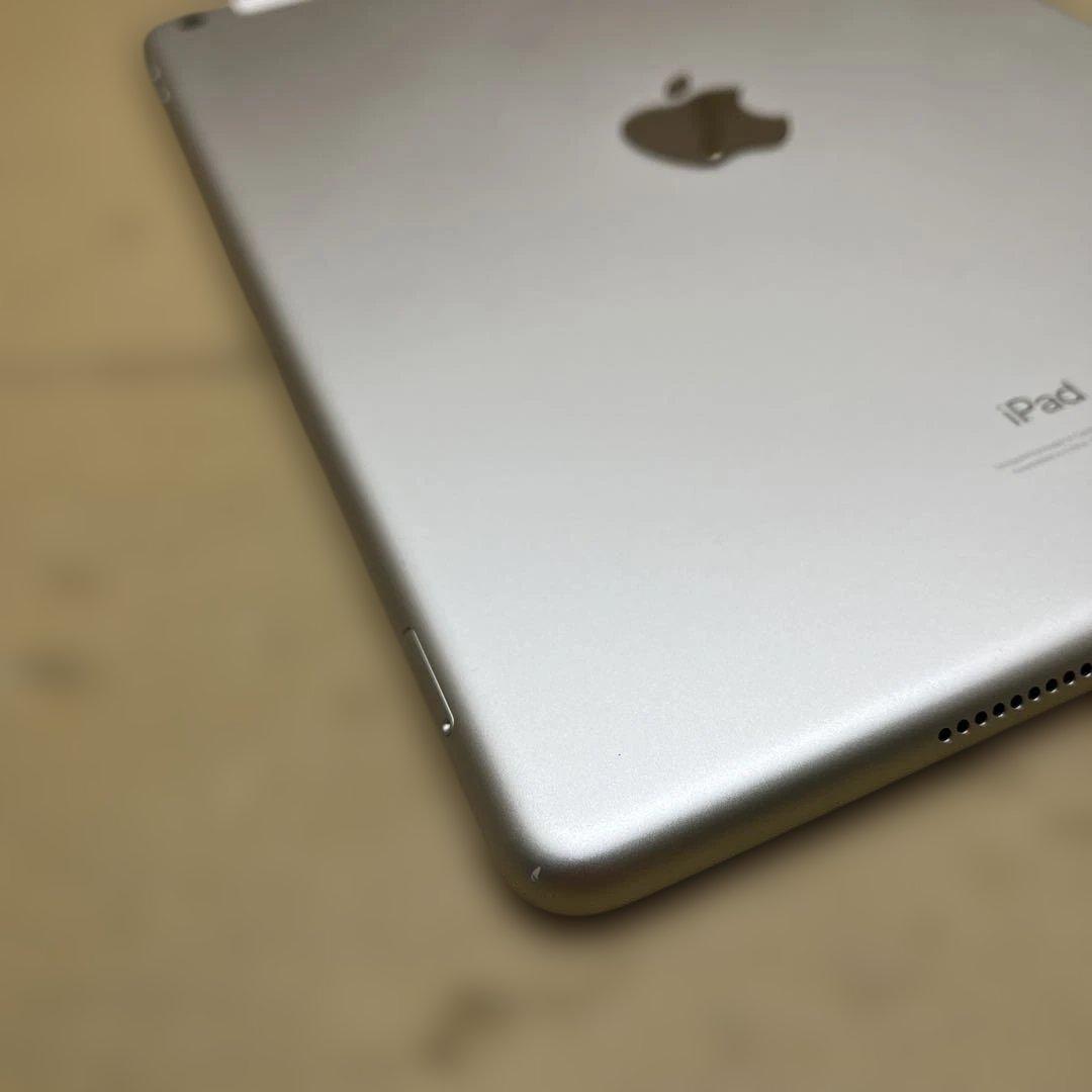 iPad (第９世代) Wi-Fi + Cellular 64GB シルバー