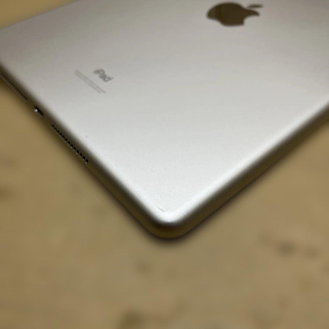 iPad (第９世代) Wi-Fi + Cellular 64GB シルバー