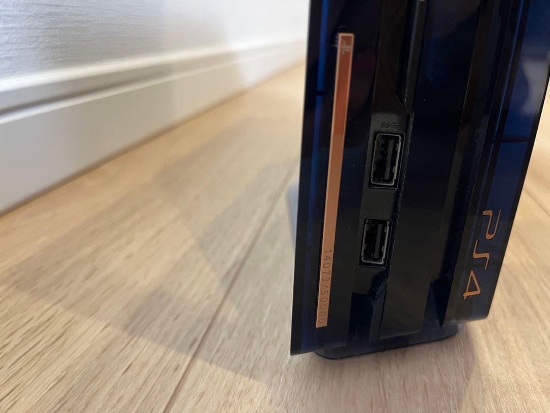 【箱無し】PS4 Pro 500 Million Limited Edition