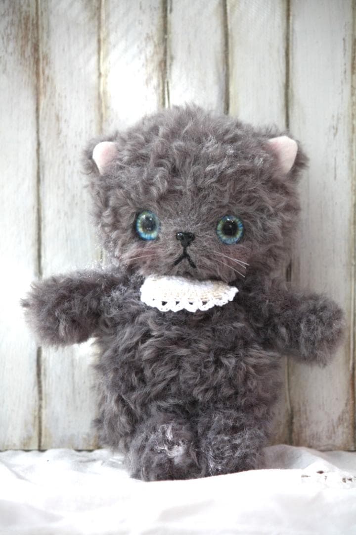 アートドール　ハンドメイド　テディベア　グレーの子猫ちゃん　ぬいぐるみ