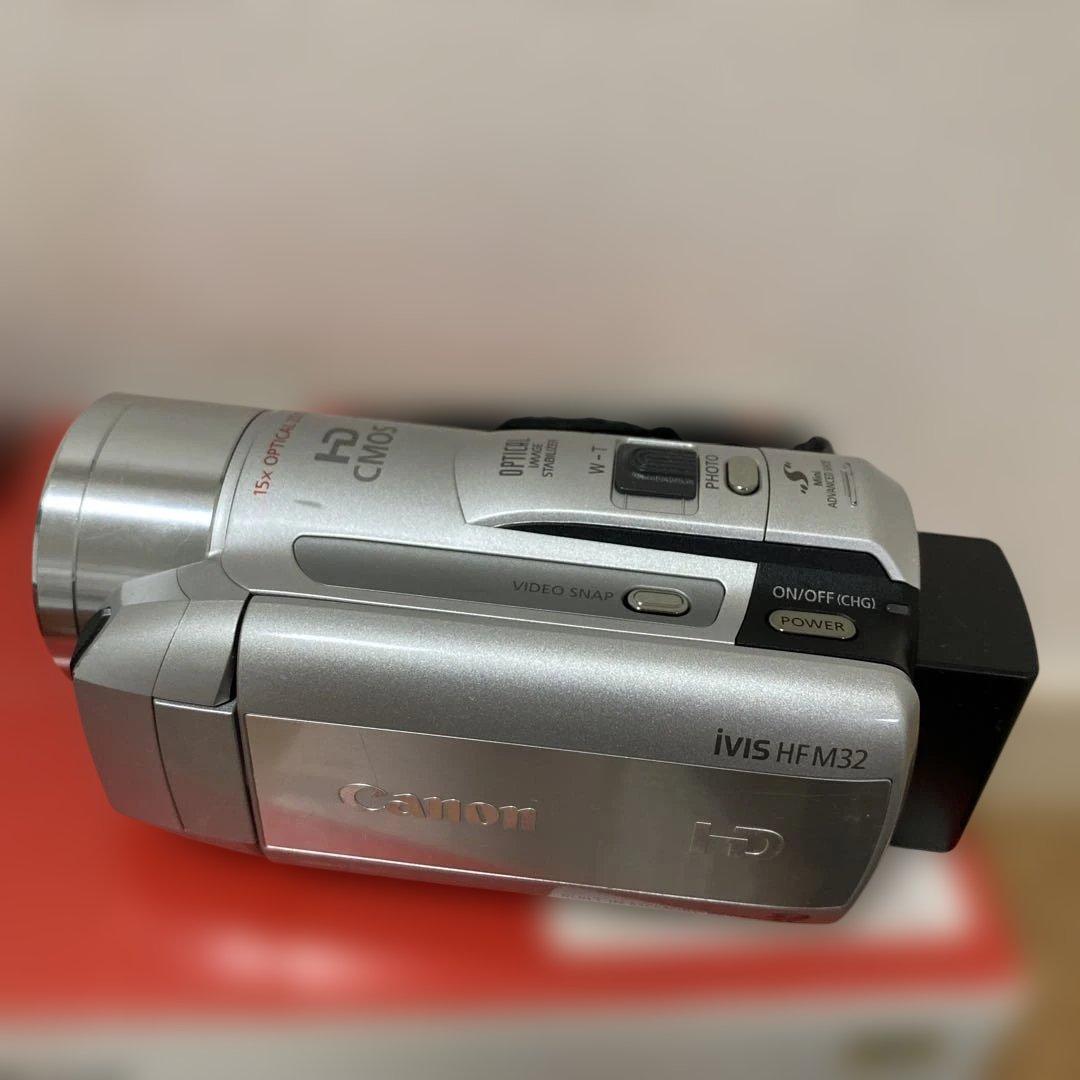 Canon iVIS HF M32 ビデオカメラ 本体とウォータープルーフケース