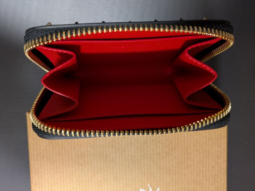 Christian Louboutin ゴールドスタッズ財布