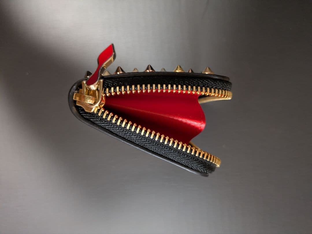 Christian Louboutin ゴールドスタッズ財布